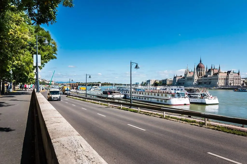 Mickey'S Chain Bridge Apartments Budapest