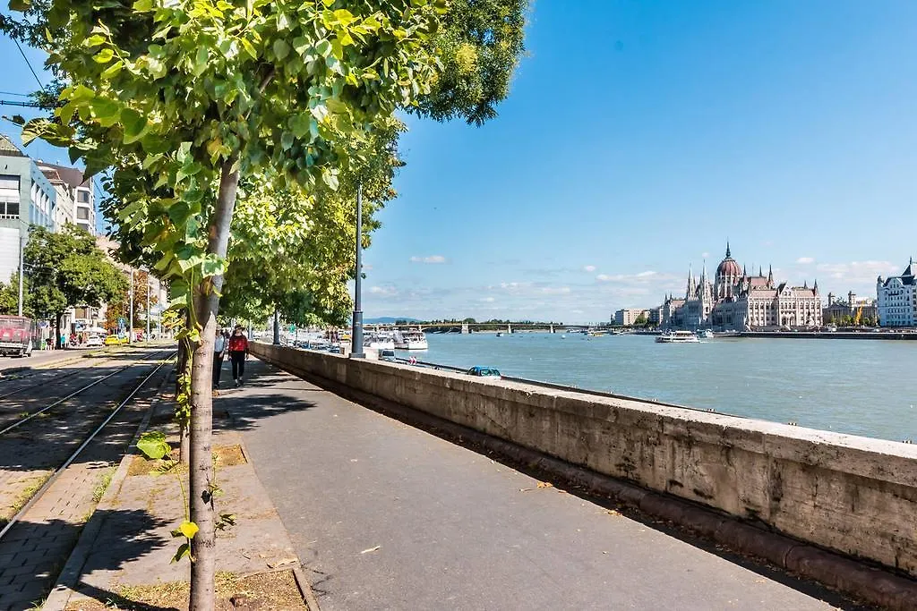 Mickey'S Chain Bridge Apartments Budapest 0*,