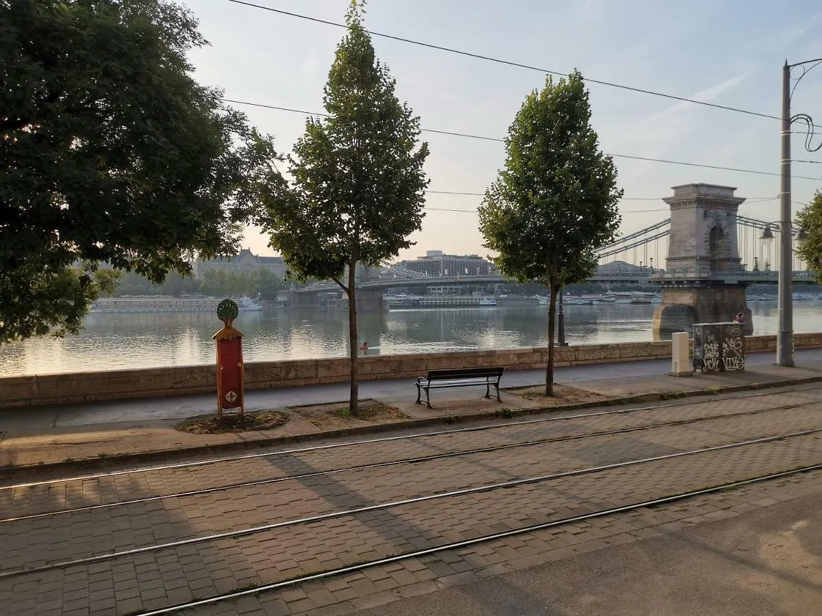 Mickey'S Chain Bridge Apartments Budapest 0*,  Hungría